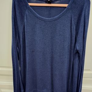 Navy blue sz XL Gap long sleeve shirt.